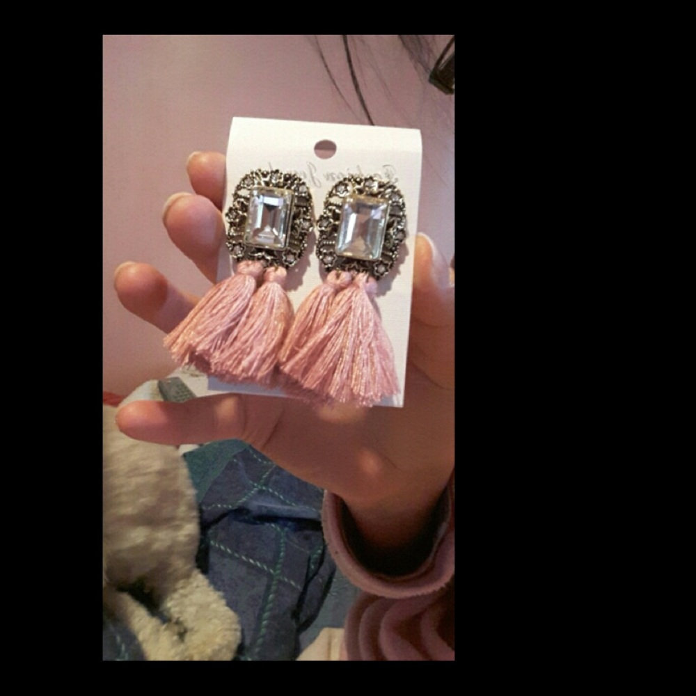 Earrings - Picture 2 of 4